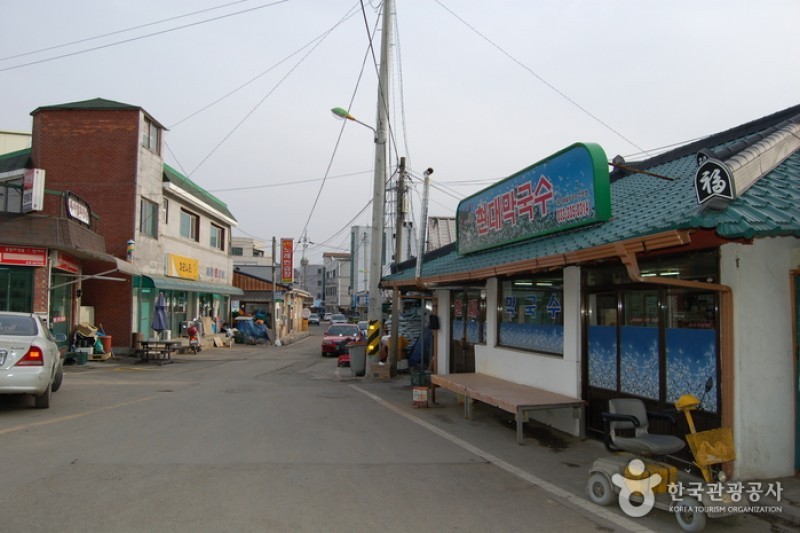 孝石文化村 荞麦美食街
