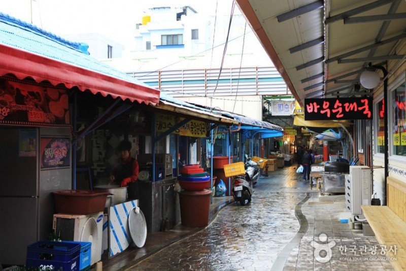束草观光水产市场（旧：中央市场）속초 관광수산시장 