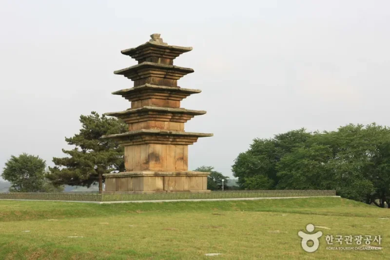 益山王宫里五层石塔익산 왕궁리 오층석탑 (3/7)