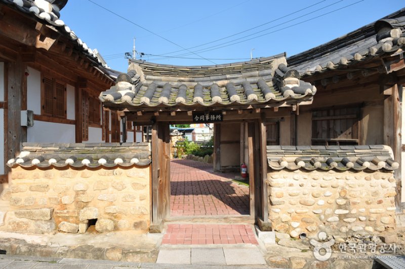 南原乡校(남원향교) (2/10)