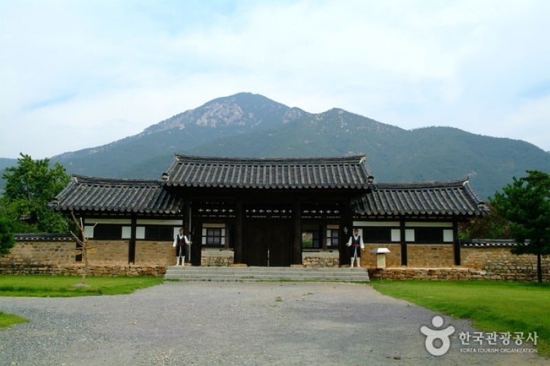乐安邑城民俗村
