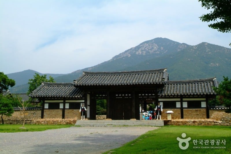 乐安邑城民俗村