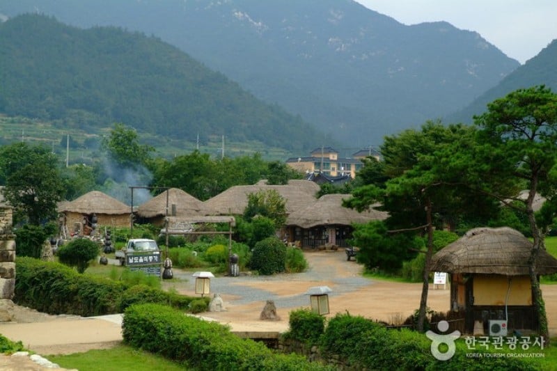 乐安邑城民俗村