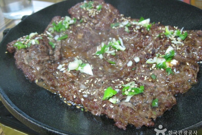 烤牛肉饼本家 (1/3)
