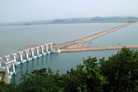 灵岩湖