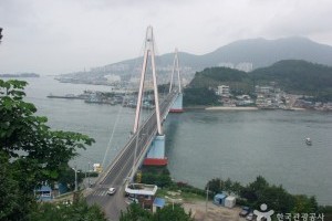 突山岛