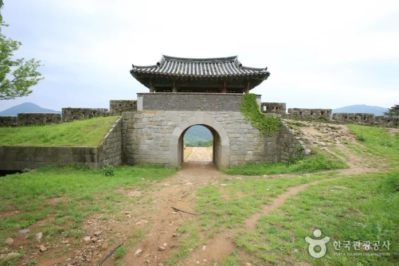 漆谷架山山城及架山岩 (1/10)