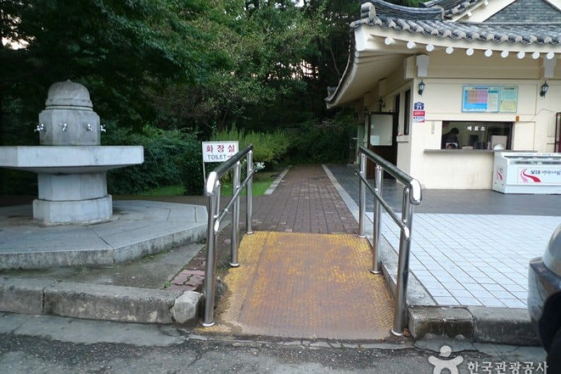 金庾信将军墓 (1/10)