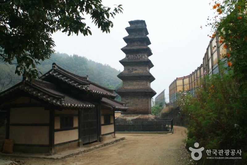 安东法兴寺七层砖塔