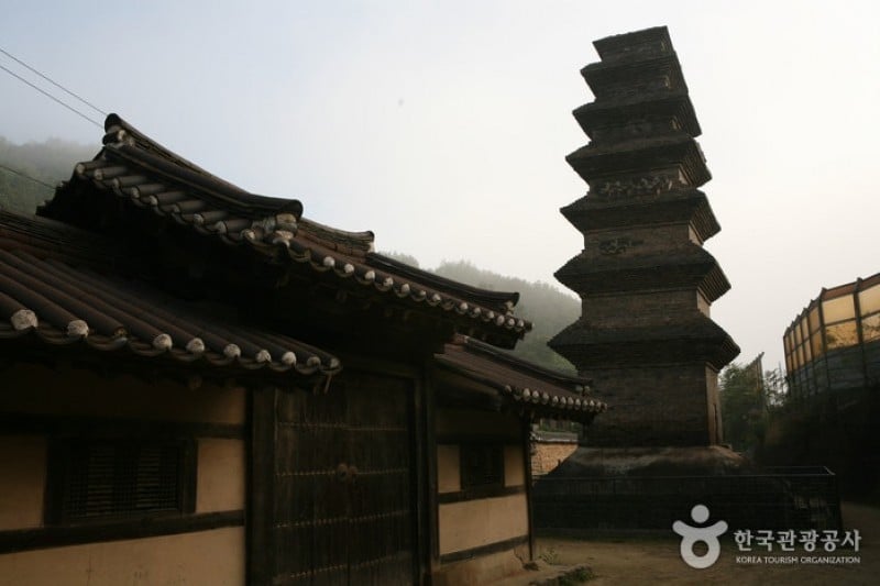 安东法兴寺七层砖塔
