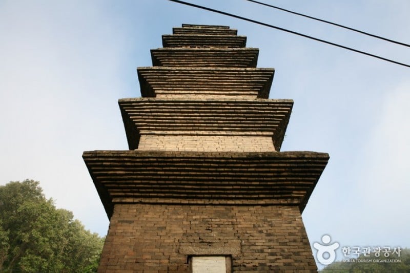 安东法兴寺七层砖塔