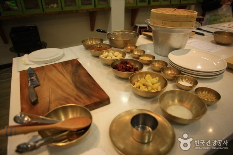 韩国历史文化饮食学校 罗膳斋한국역사문화음식학교 라선재