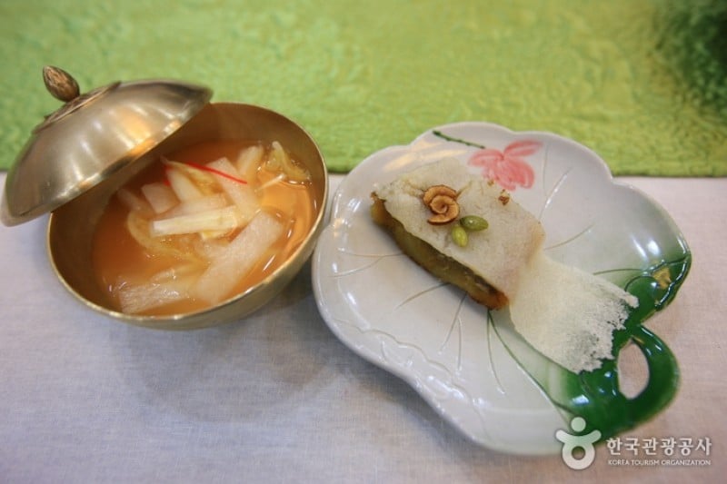 韩国历史文化饮食学校 罗膳斋한국역사문화음식학교 라선재