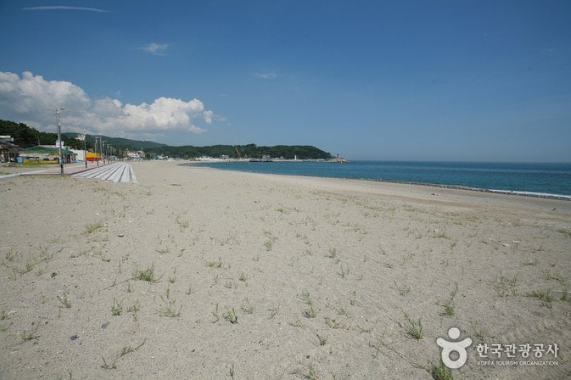 萝井沙滩海水浴场 (2/4)