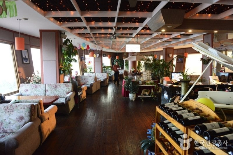 爱的游览船西餐厅 (4/5)