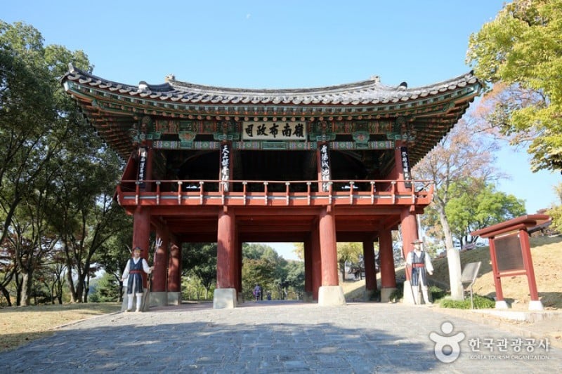 晋州城