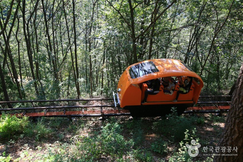 清风湖观光单轨列车