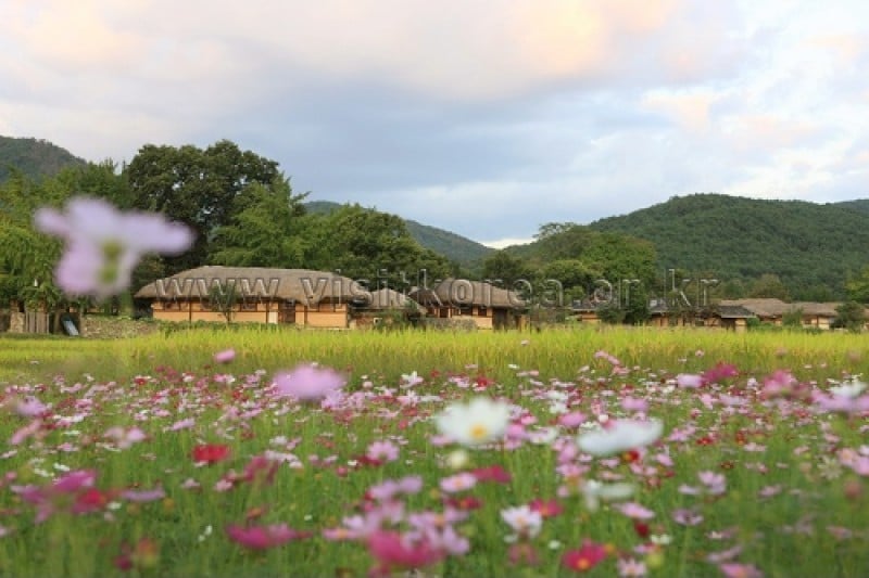 外岩里民俗村
