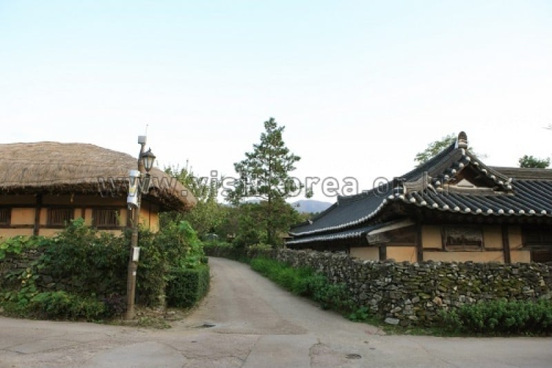 外岩里民俗村