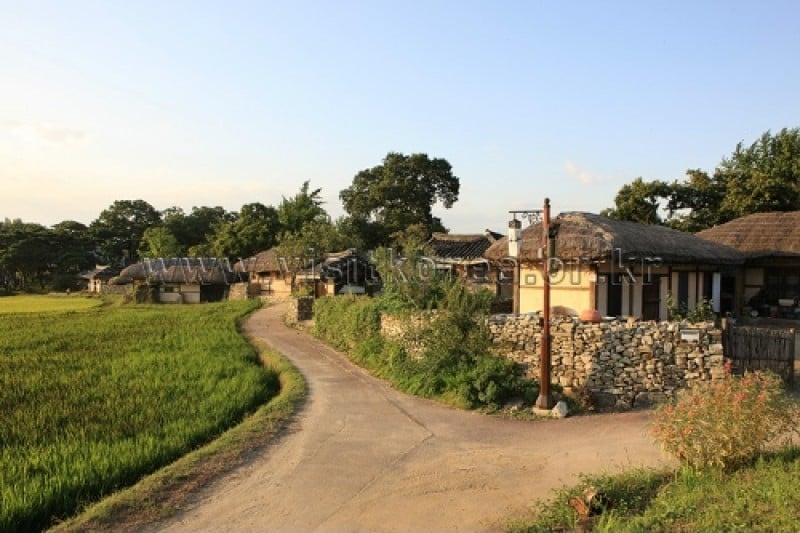 外岩里民俗村