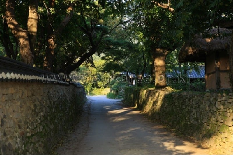 外岩里民俗村