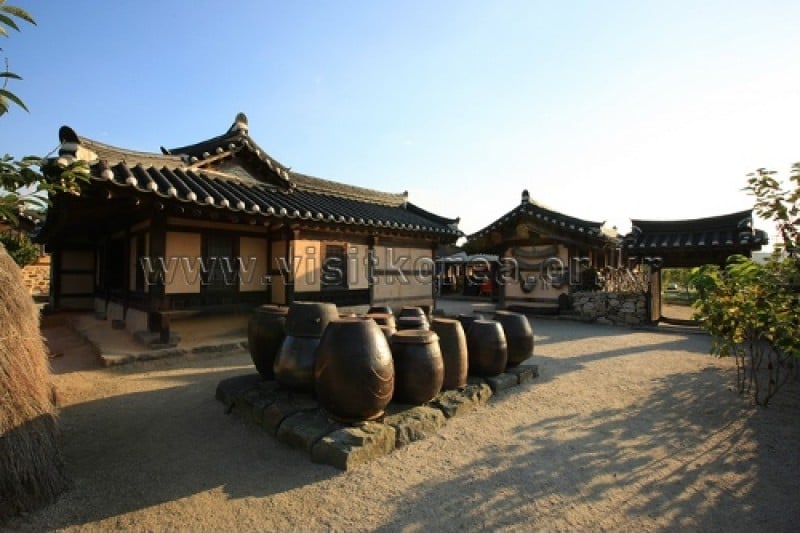 外岩里民俗村