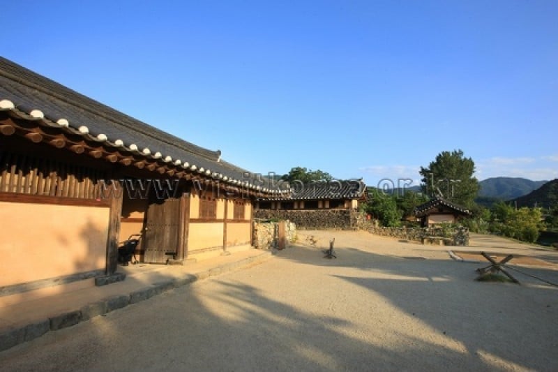外岩里民俗村