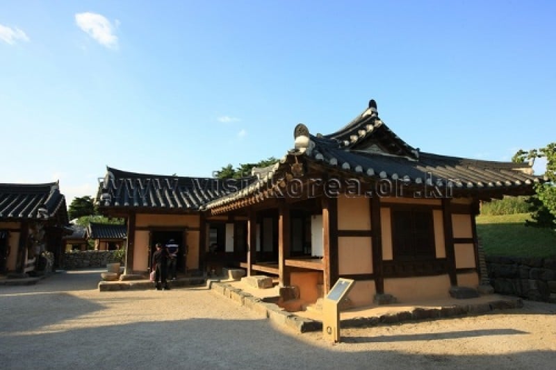 外岩里民俗村