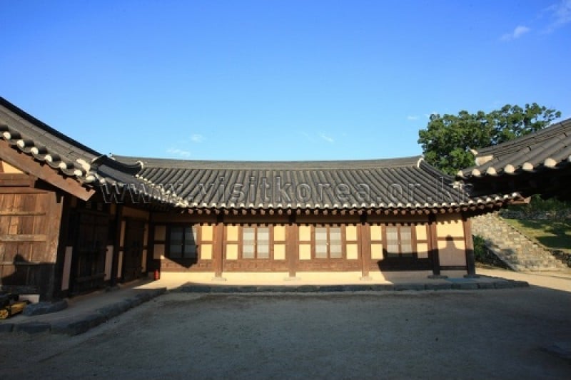 外岩里民俗村