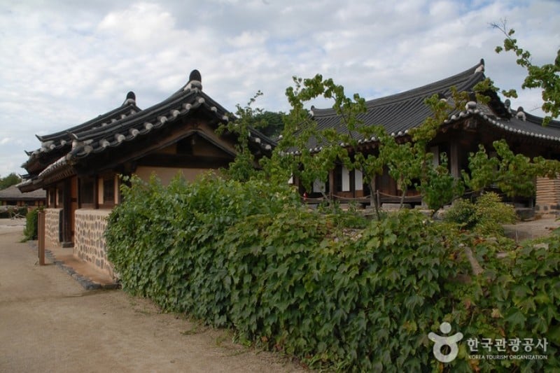 外岩里民俗村