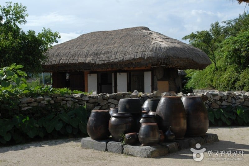 外岩里民俗村
