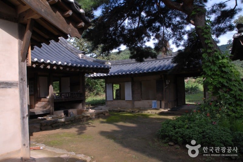 外岩里民俗村