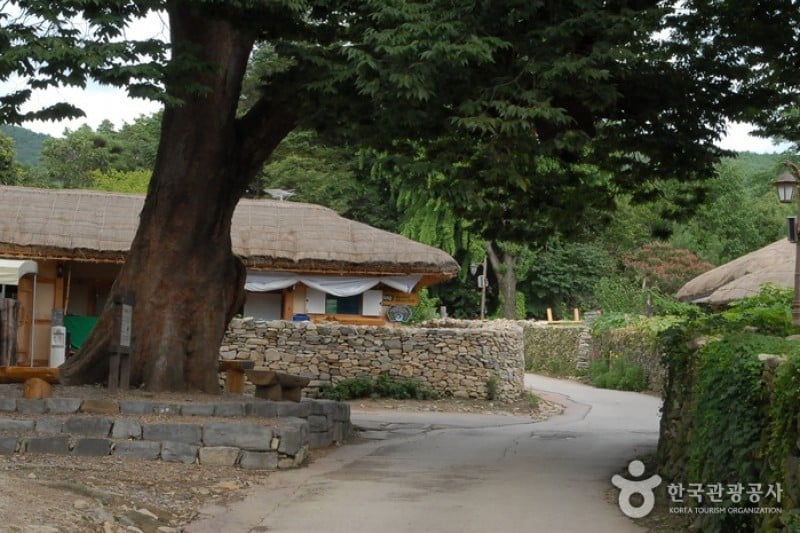 外岩里民俗村