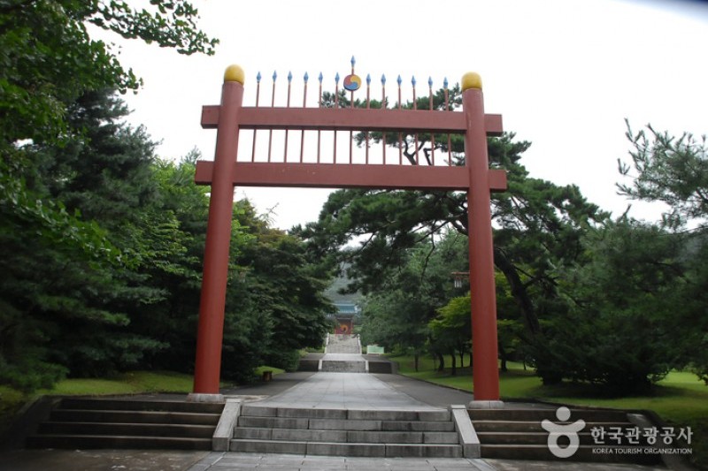 显忠祠