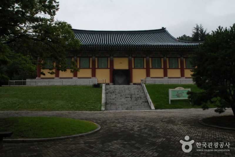 显忠祠