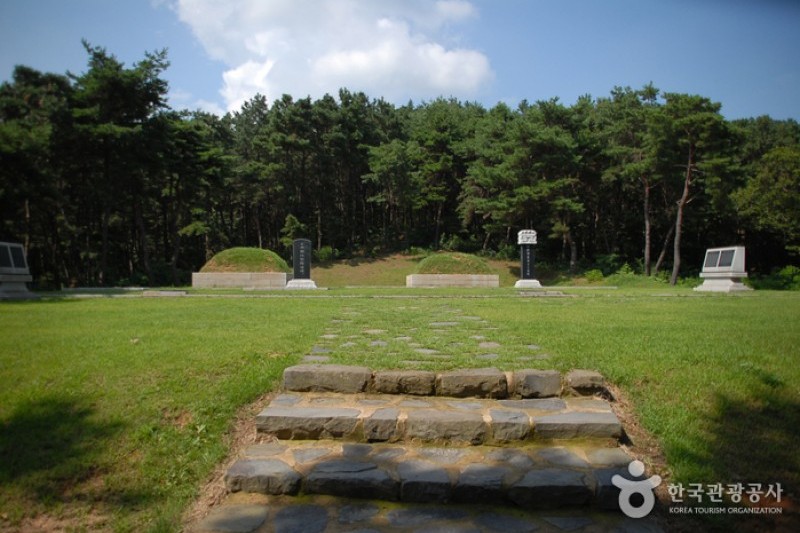 扶余陵山里古坟群[联合国教科文组织世界遗产]부여 능산리 고분군[유네스코 세계유산] (3/11)