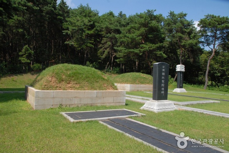 扶余陵山里古坟群[联合国教科文组织世界遗产]부여 능산리 고분군[유네스코 세계유산] (5/11)
