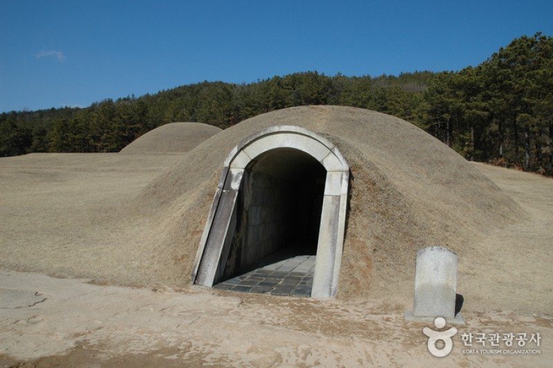 扶余陵山里古坟群[联合国教科文组织世界遗产]부여 능산리 고분군[유네스코 세계유산] (9/11)