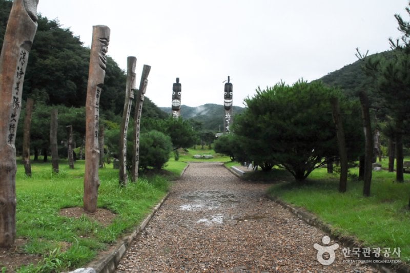 七甲山神柱公园 칠갑산 장승공원 (1/7)