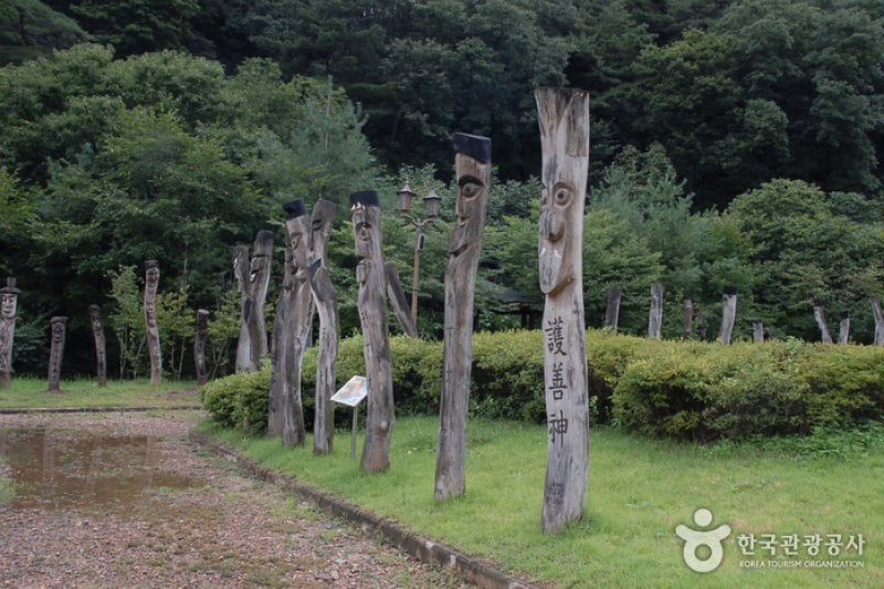 七甲山神柱公园 칠갑산 장승공원 (2/7)