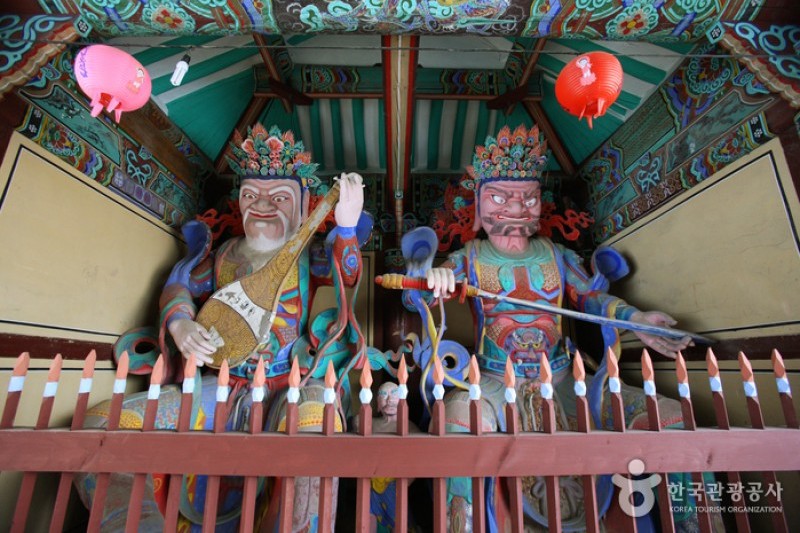 灌烛寺