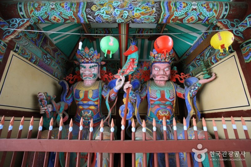灌烛寺