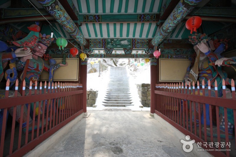 灌烛寺