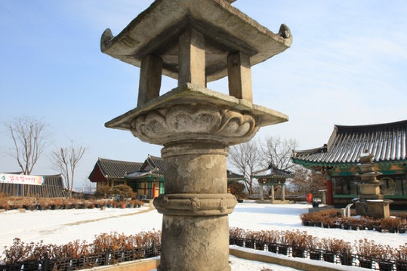 灌烛寺