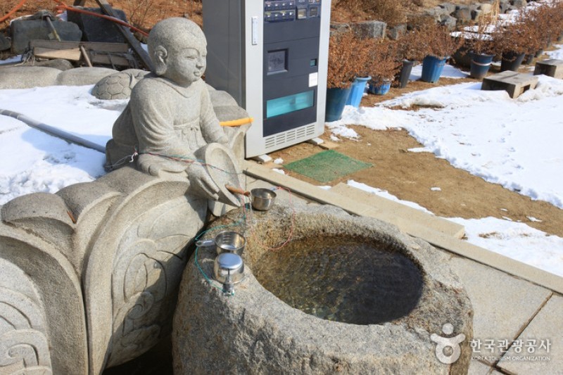 灌烛寺
