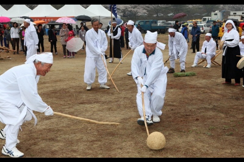 绸缎村山花庆典
