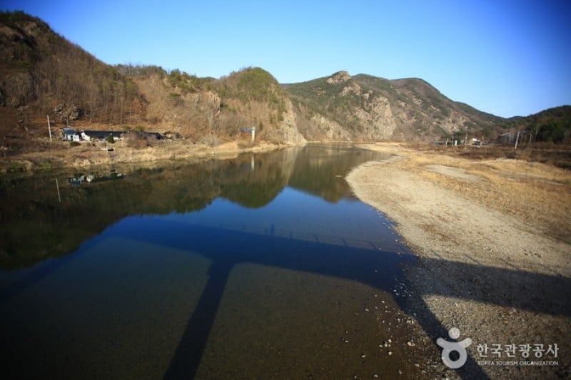 赤壁江