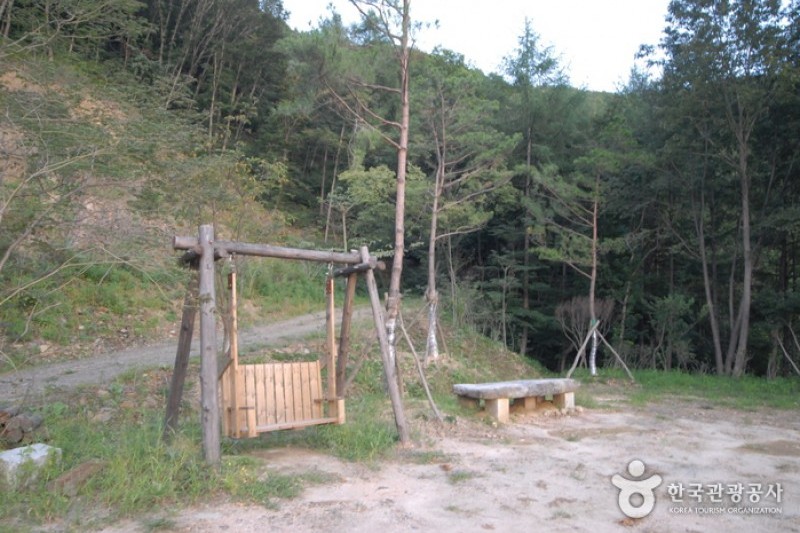 大芚山自然休养林대둔산자연휴양림