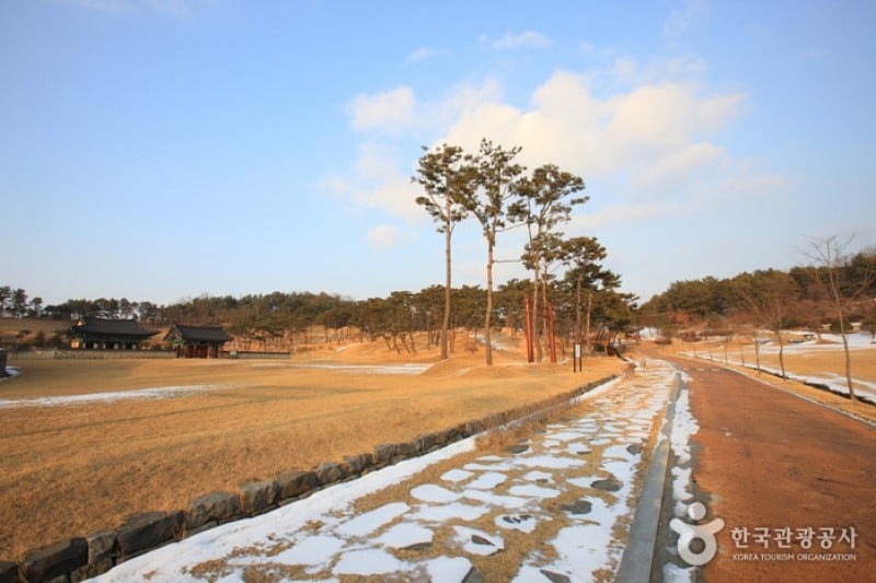 阶伯将军遗址地