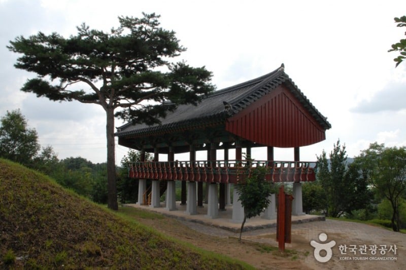 阶伯将军遗址地